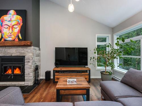 Salon - 18 Ch. Des Orioles, Sainte-Anne-Des-Lacs, QC - Indoor Photo Showing Living Room With Fireplace