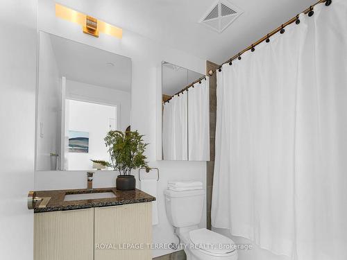 1808-120 Parliament St, Toronto, ON - Indoor Photo Showing Bathroom