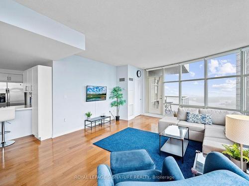 4509-10 Navy Wharf Crt, Toronto, ON - Indoor Photo Showing Living Room