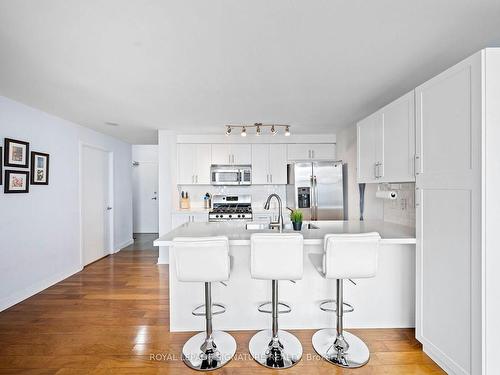 4509-10 Navy Wharf Crt, Toronto, ON - Indoor Photo Showing Kitchen