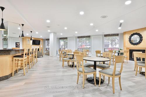 501-123 Eglinton Ave E, Toronto, ON - Indoor Photo Showing Dining Room