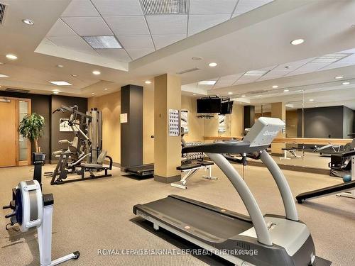 501-123 Eglinton Ave E, Toronto, ON - Indoor Photo Showing Gym Room