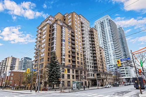 501-123 Eglinton Ave E, Toronto, ON - Outdoor With Facade