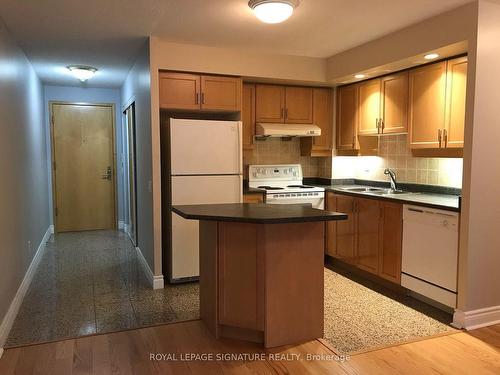 501-123 Eglinton Ave E, Toronto, ON - Indoor Photo Showing Kitchen With Double Sink