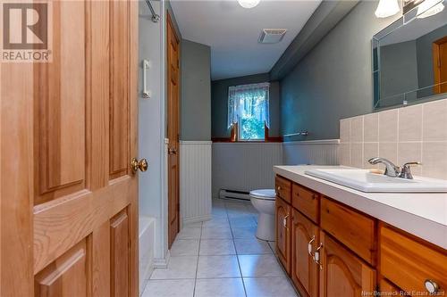 16 Rynlon Crescent, Quispamsis, NB - Indoor Photo Showing Bathroom