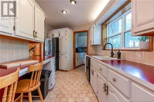 16 Rynlon Crescent, Quispamsis, NB - Indoor Photo Showing Kitchen