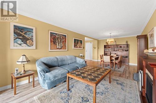 307 - 40 Baif Boulevard, Richmond Hill, ON - Indoor Photo Showing Living Room