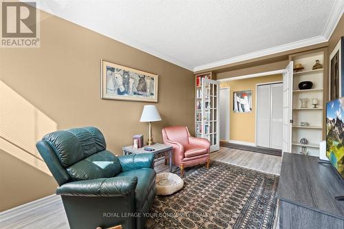 307 - 40 Baif Boulevard, Richmond Hill, ON - Indoor Photo Showing Living Room