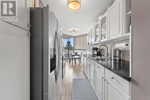 307 - 40 Baif Boulevard, Richmond Hill, ON - Indoor Photo Showing Kitchen