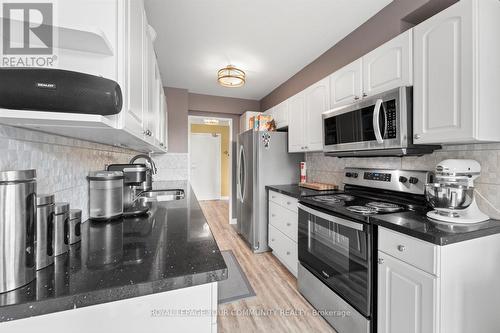 307 - 40 Baif Boulevard, Richmond Hill, ON - Indoor Photo Showing Kitchen