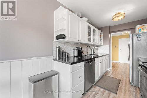 307 - 40 Baif Boulevard, Richmond Hill, ON - Indoor Photo Showing Kitchen With Upgraded Kitchen