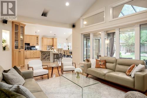 406 The Kingsway, Toronto (Princess-Rosethorn), ON - Indoor Photo Showing Living Room