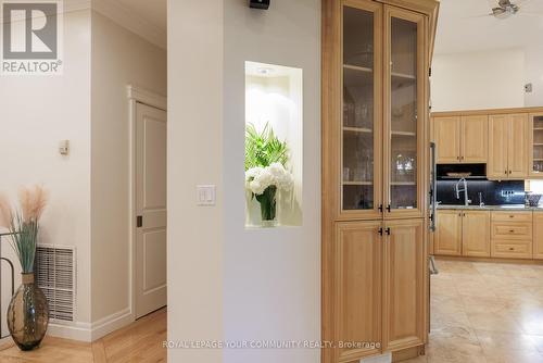 406 The Kingsway, Toronto (Princess-Rosethorn), ON - Indoor Photo Showing Kitchen