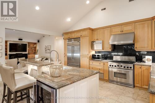 406 The Kingsway, Toronto (Princess-Rosethorn), ON - Indoor Photo Showing Kitchen