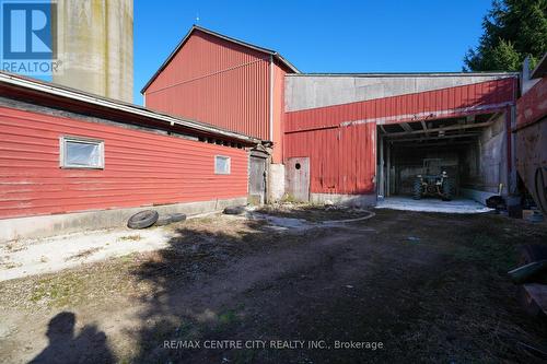 8874 Inadale Drive, Strathroy-Caradoc, ON - Outdoor With Exterior