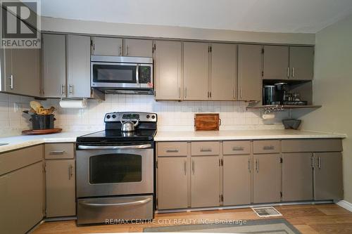 8874 Inadale Drive, Strathroy-Caradoc, ON - Indoor Photo Showing Kitchen