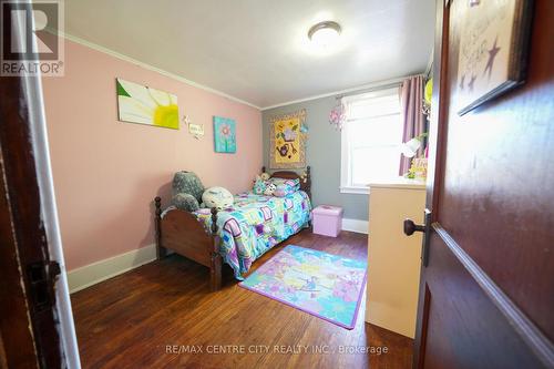 8874 Inadale Drive, Strathroy-Caradoc, ON - Indoor Photo Showing Bedroom