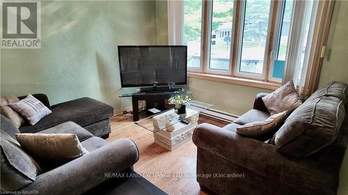 1097 Williamsburg Street, Kincardine, ON - Indoor Photo Showing Living Room