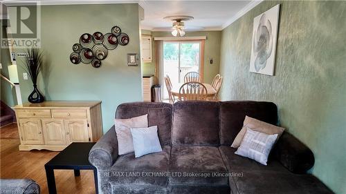 1097 Williamsburg Street, Kincardine, ON - Indoor Photo Showing Living Room