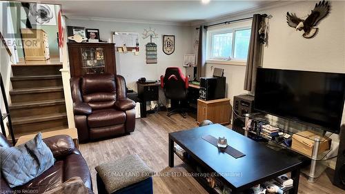 1097 Williamsburg Street, Kincardine, ON - Indoor Photo Showing Living Room