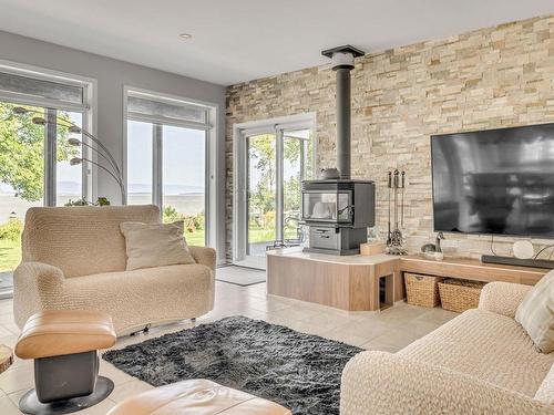 Salon - 125  - 709A Boul. Taché O., Montmagny, QC - Indoor Photo Showing Living Room