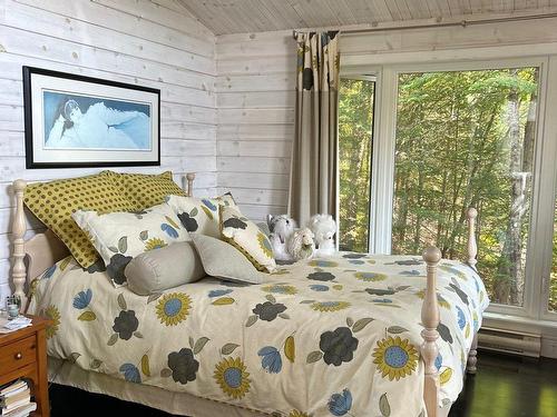 Chambre Ã  coucher principale - 1096 Ch. Du Lac-Winnetou, Amherst, QC - Indoor Photo Showing Bedroom