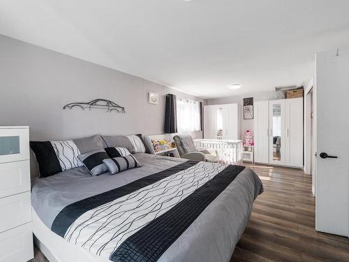 Chambre Ã  coucher principale - 152 29E Avenue, Sainte-Marthe-Sur-Le-Lac, QC - Indoor Photo Showing Bedroom