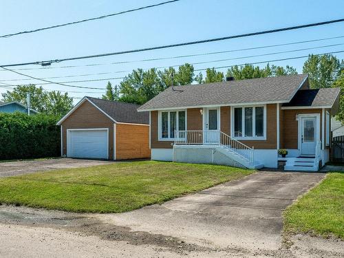 FaÃ§ade - 152 29E Avenue, Sainte-Marthe-Sur-Le-Lac, QC - Outdoor