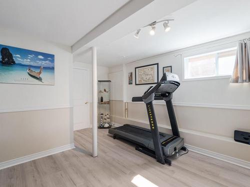 Salle familiale - 152 29E Avenue, Sainte-Marthe-Sur-Le-Lac, QC - Indoor Photo Showing Gym Room