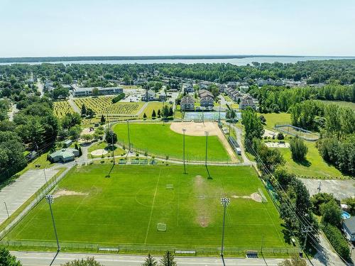 Ã proximitÃ© - 152 29E Avenue, Sainte-Marthe-Sur-Le-Lac, QC -  With View