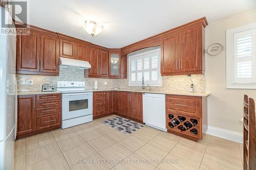 15 Bentwick Crescent, Toronto (Thistletown-Beaumonde Heights), ON - Indoor Photo Showing Kitchen