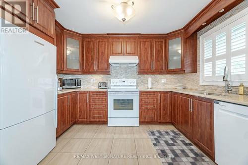 15 Bentwick Crescent, Toronto (Thistletown-Beaumonde Heights), ON - Indoor Photo Showing Kitchen