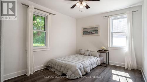 540 Niagara Street, St. Catharines, ON - Indoor Photo Showing Bedroom