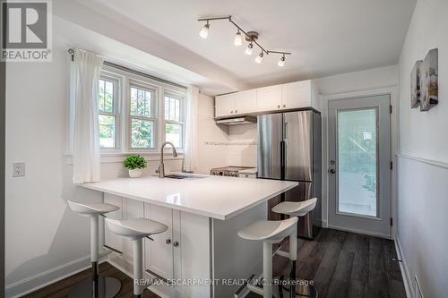 540 Niagara Street, St. Catharines (Bunting/Linwell), ON - Indoor Photo Showing Kitchen