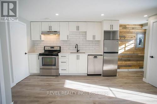 2 - 44 Grey Street, Brantford, ON - Indoor Photo Showing Kitchen With Upgraded Kitchen