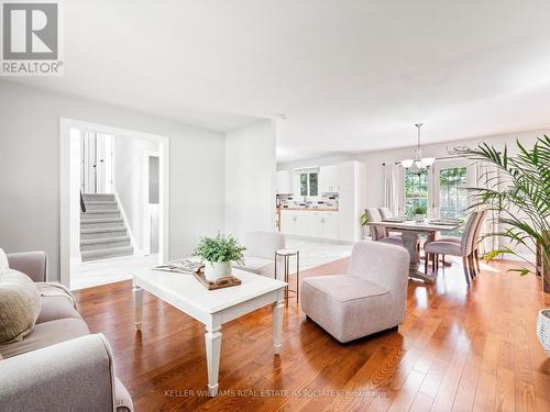 633 Main Street E, Shelburne, ON - Indoor Photo Showing Living Room