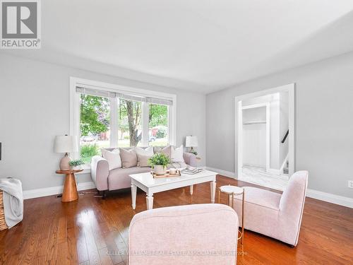 633 Main Street E, Shelburne, ON - Indoor Photo Showing Living Room