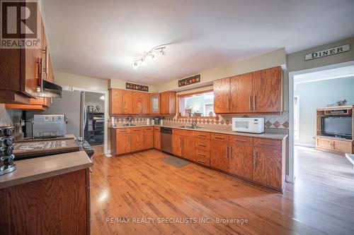 555136 Mono-Amaranth Town Line, Amaranth, ON - Indoor Photo Showing Kitchen