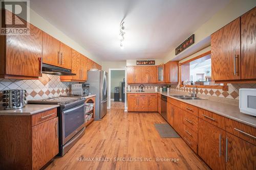 555136 Mono-Amaranth Town Line, Amaranth, ON - Indoor Photo Showing Kitchen With Double Sink