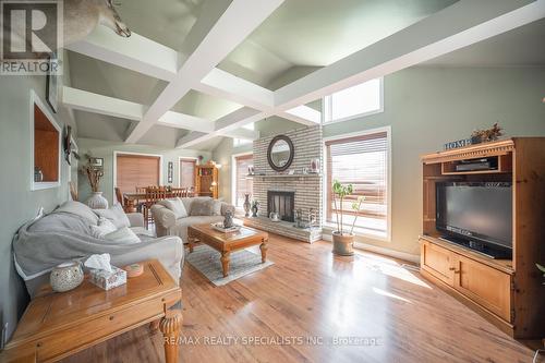 555136 Mono-Amaranth Town Line, Amaranth, ON - Indoor Photo Showing Living Room With Fireplace