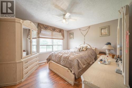 555136 Mono-Amaranth Town Line, Amaranth, ON - Indoor Photo Showing Bedroom