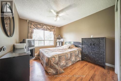 555136 Mono-Amaranth Town Line, Amaranth, ON - Indoor Photo Showing Bedroom