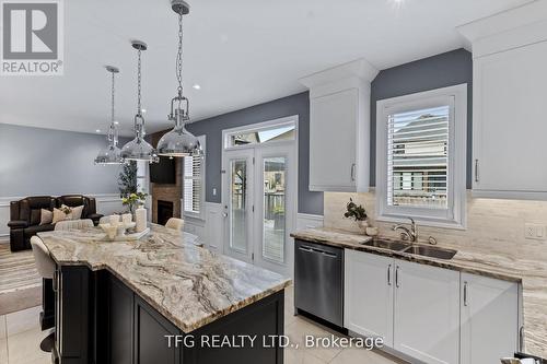 184 Varcoe Road, Clarington (Courtice), ON - Indoor Photo Showing Kitchen With Double Sink