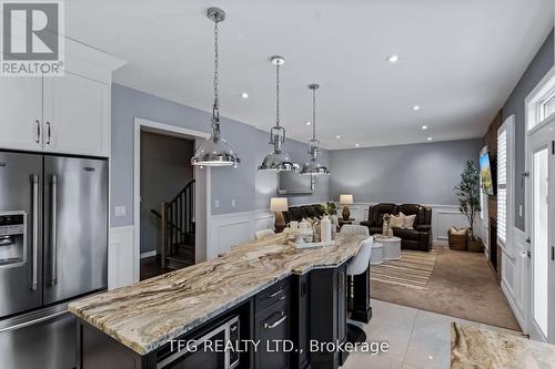 184 Varcoe Road, Clarington (Courtice), ON - Indoor Photo Showing Kitchen With Upgraded Kitchen