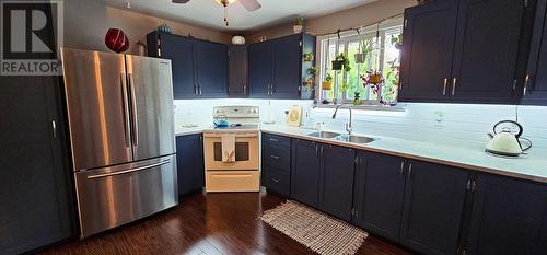 30 Olney Dr, Havilland Bay, ON - Indoor Photo Showing Kitchen With Double Sink