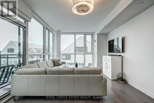 A307 - 241 Sea Ray Avenue, Innisfil, ON - Indoor Photo Showing Living Room