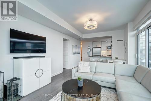 A307 - 241 Sea Ray Avenue, Innisfil, ON - Indoor Photo Showing Living Room