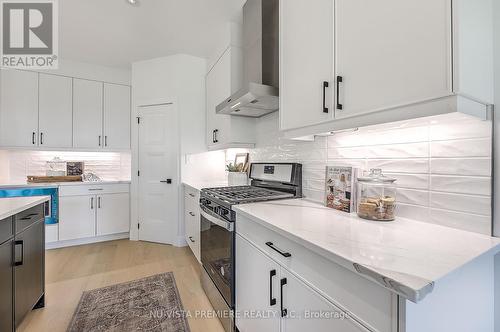 2318 Wickerson Road, London, ON - Indoor Photo Showing Kitchen With Upgraded Kitchen