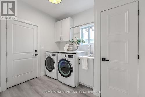 2318 Wickerson Road, London, ON - Indoor Photo Showing Laundry Room