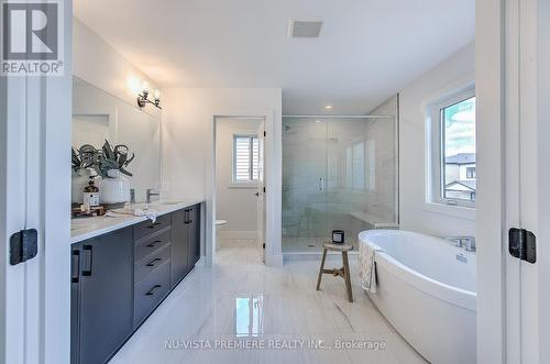 2318 Wickerson Road, London, ON - Indoor Photo Showing Bathroom